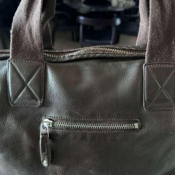 ROOTS CANADA Messenger Bag - Picture 5 of 10